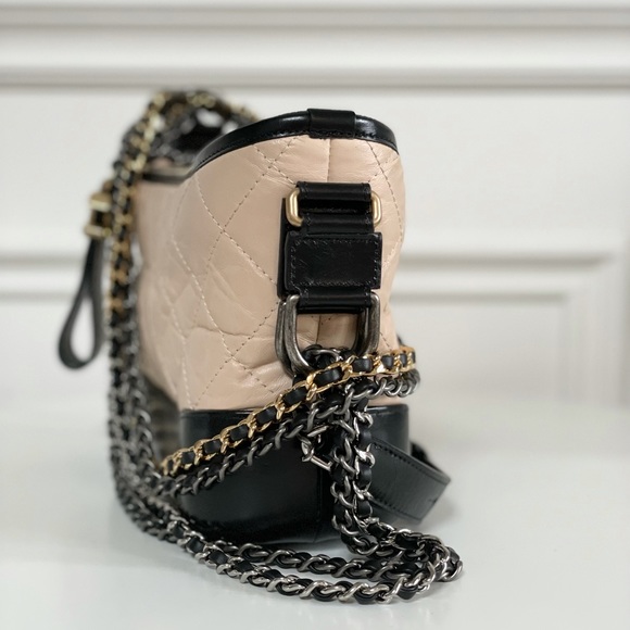 __ 𝑺 𝑶 𝑳 𝑫 __ SELLING CHANEL S GABRIELLE - Picture 2 of 15